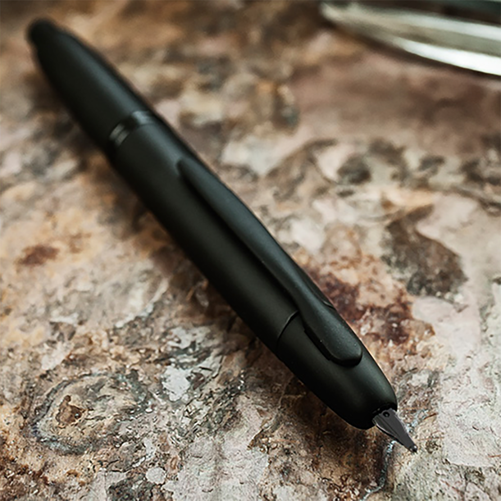 PILOT Vanishing Point ブラックマット 万年筆　米国販売版 51BJ3Kef4fL._UF894,1000_QL80_.jpg