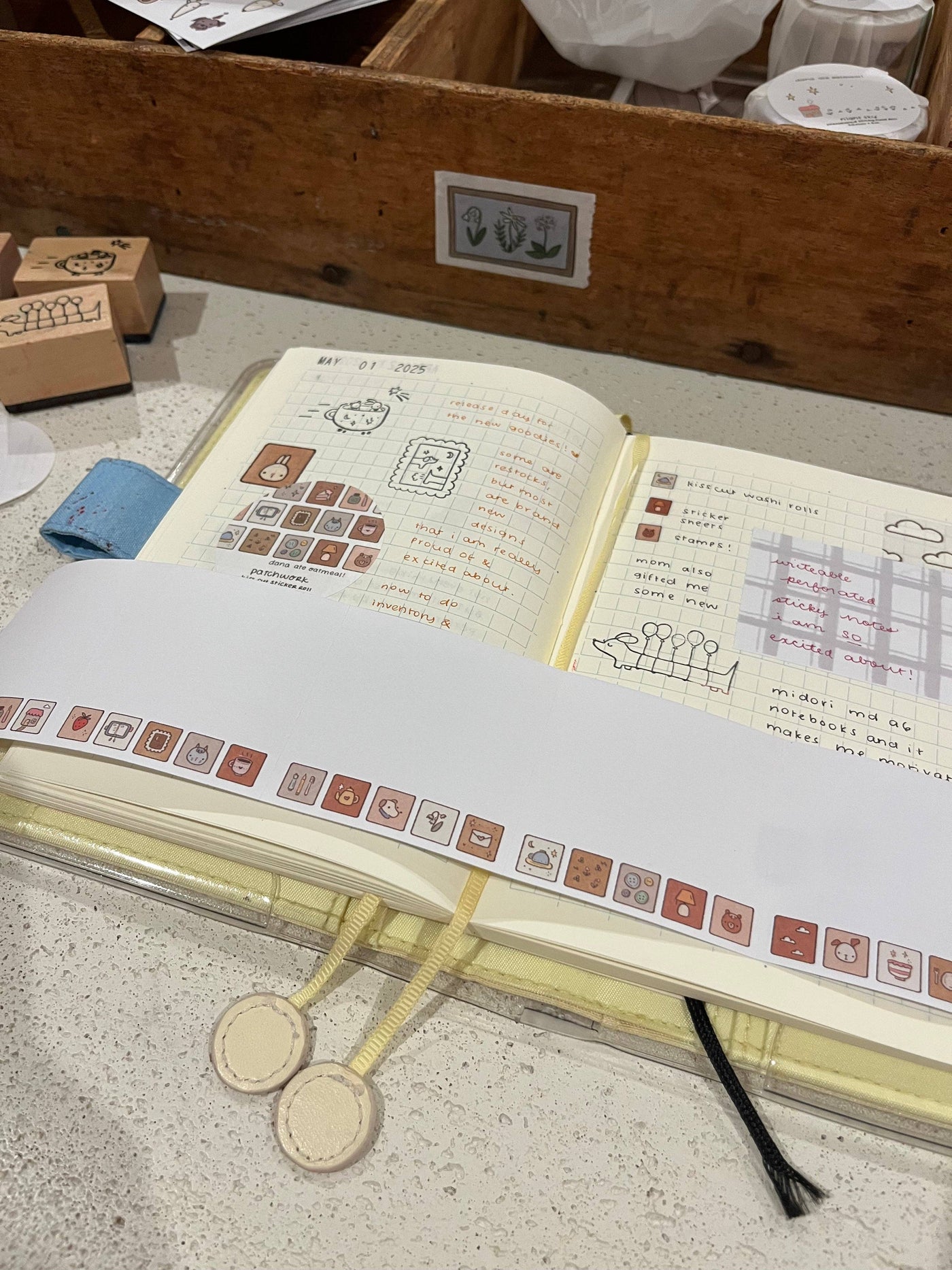 Rollo de notas adhesivas perforadas con diseño de patchwork de avena de Dana Ate