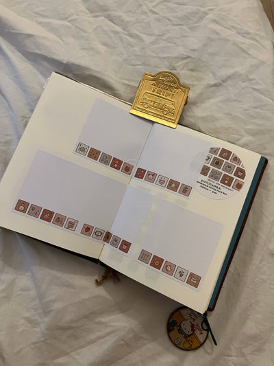 Rollo de notas adhesivas perforadas con diseño de patchwork de avena de Dana Ate