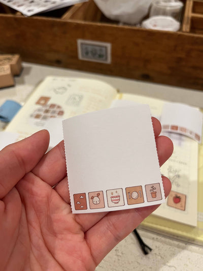 Rollo de notas adhesivas perforadas con diseño de patchwork de avena de Dana Ate