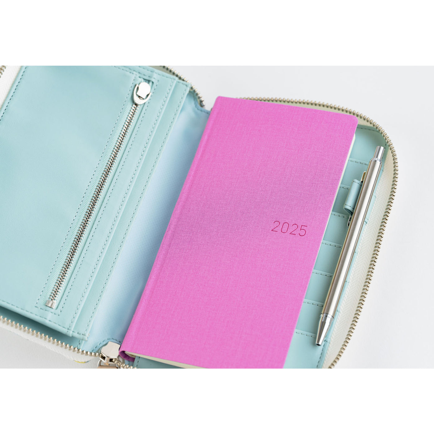 Couverture des semaines Hobonichi Techo 2025 - Mina Perhonen : Jellybeans + Tambourin