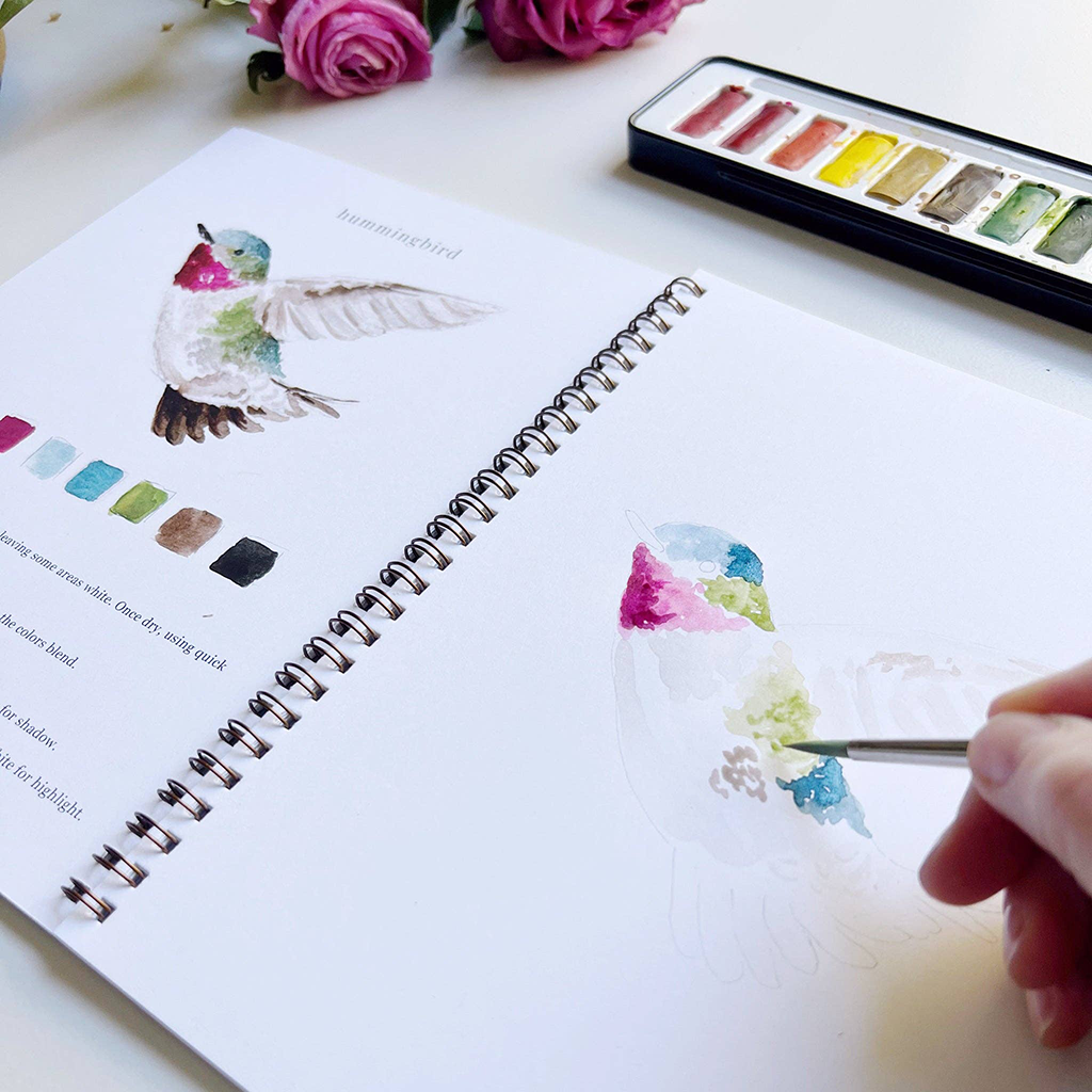 Emily Lex Studio Cahier d'exercices d'aquarelle pour les débutants, 12 illustrations esquissées adaptées aux débutants, pages à spirale plates, 16,5 x 22,9 cm, papier aquarelle de 54,4 kg Emily Lex Studio Cahier d'exercices d'aquarelle pour les débutants, 12 illustrations esquissées adaptées aux débutants, pages à spirale plates, 16,5 x 22,9 cm, papier aquarelle de 54,4 kg