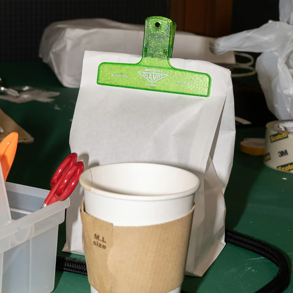 Penco Plastic Glitter Clampy Clip, Light Green