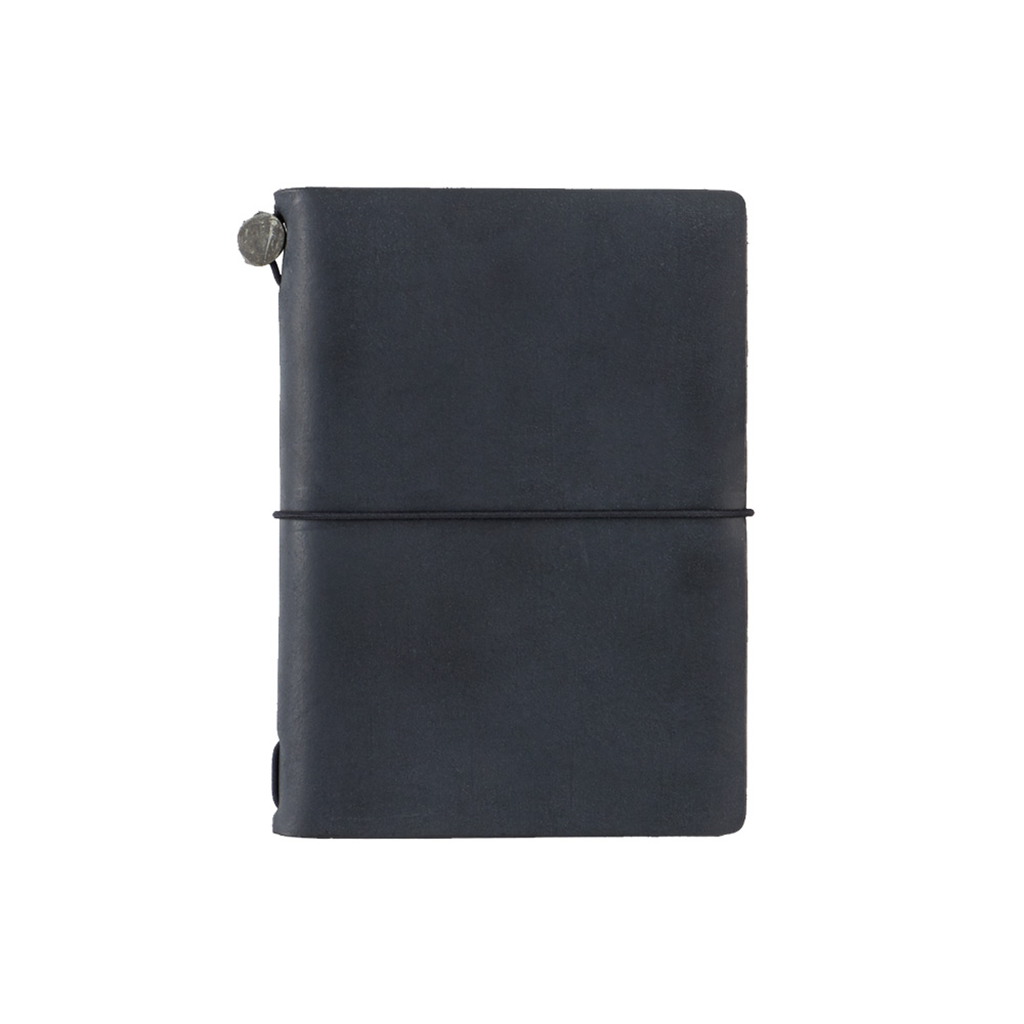 Traveler's Notebook Starter Kit, Passport Size, Black